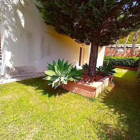 Holiday home Charming Pool Duplex Bbk & Garden Sesimbra