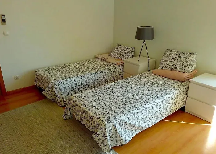 Сasa de vacaciones Lisbon South Bank Charming Pool Duplex & Garden Bbk