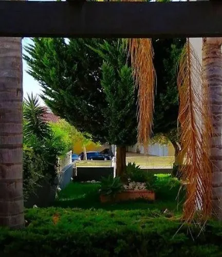 Lisbon South Bank Charming Pool Duplex & Garden Bbk