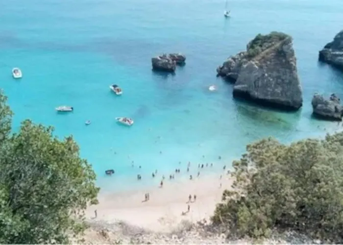 Lisbon South Bank Charming Pool Duplex & Garden Bbk Сasa de vacaciones Sesimbra