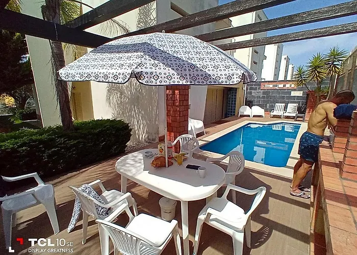 Lisbon South Bank Charming Pool Duplex & Garden Bbk Сasa de vacaciones