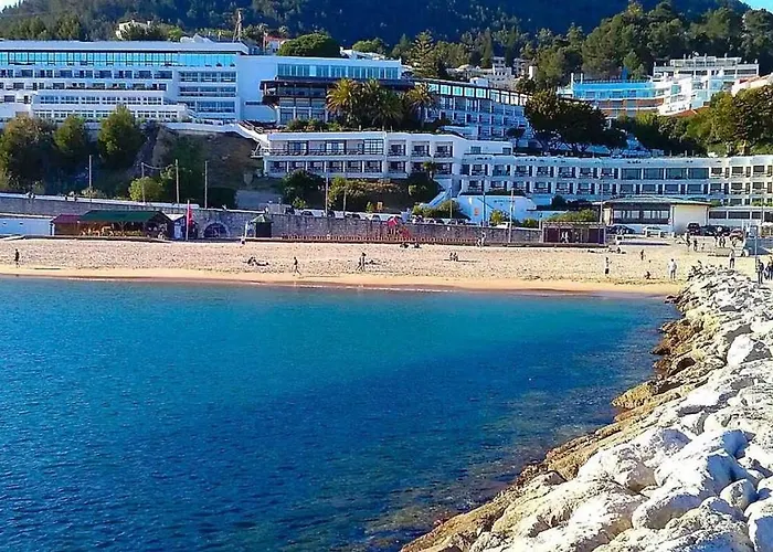 Lisbon South Bank Charming Pool Duplex & Garden Bbk *