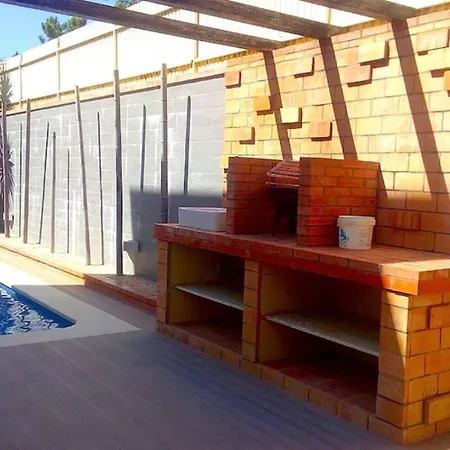 Lisbon South Bank Charming Pool Duplex & Garden Bbk *