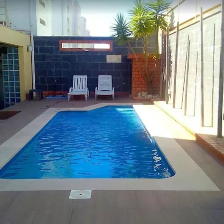 Casa vacanze Lisbon South Bank Charming Pool Duplex & Garden Bbk