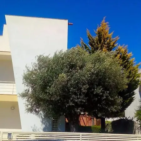 Lisbon South Bank Charming Pool Duplex & Garden Bbk Casa vacanze