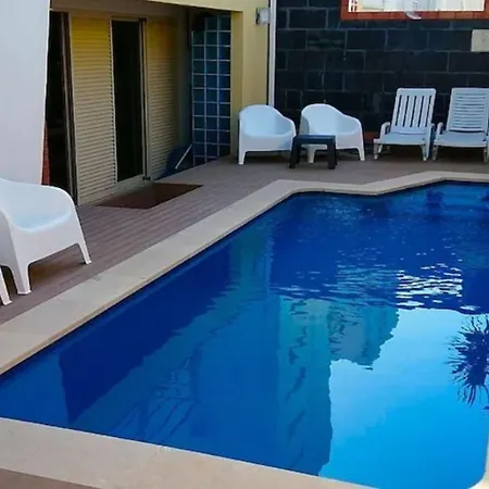 Casa vacanze Lisbon South Bank Charming Pool Duplex & Garden Bbk *