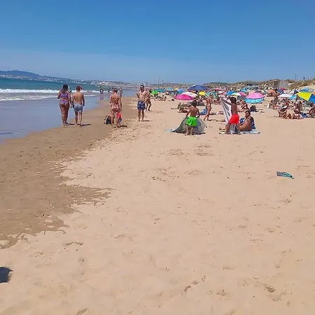 Casa vacanze Lisbon South Bank Charming Pool Duplex & Garden Bbk