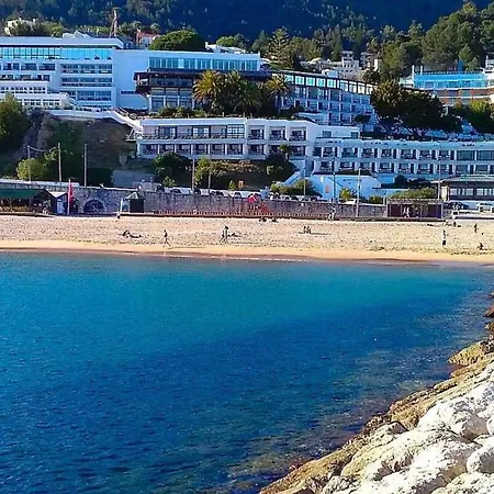 Lisbon South Bank Charming Pool Duplex&garden Bbk *