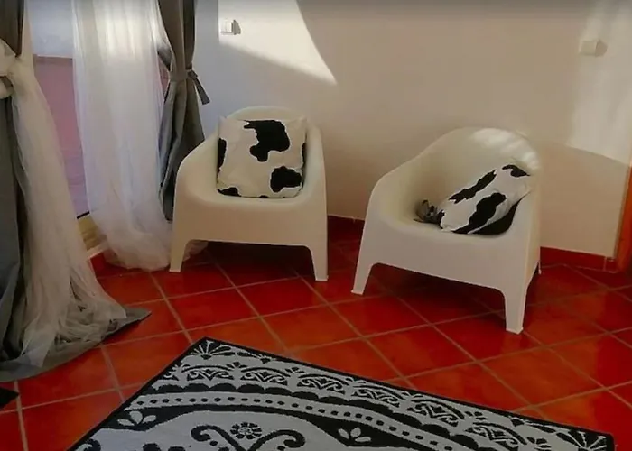 Дом отдыха Lisbon South Bank Charming Pool Duplex & Garden Bbk Сесимбра