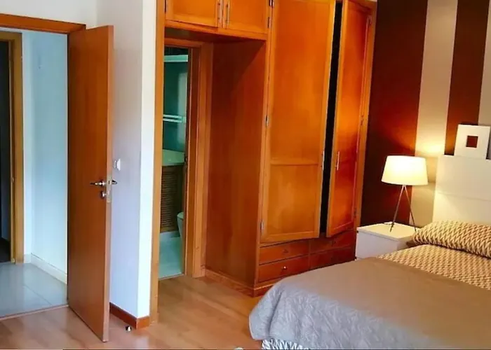 Дом отдыха Lisbon South Bank Charming Pool Duplex & Garden Bbk