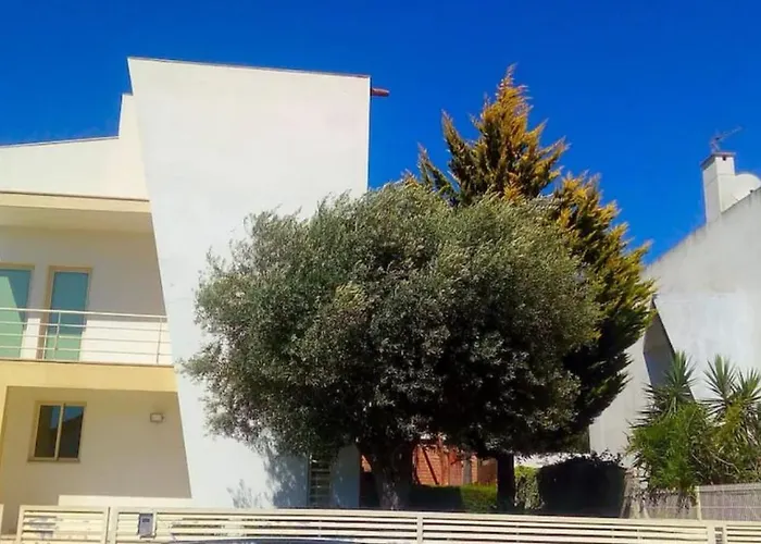 Lisbon South Bank Charming Pool Duplex & Garden Bbk Дом отдыха