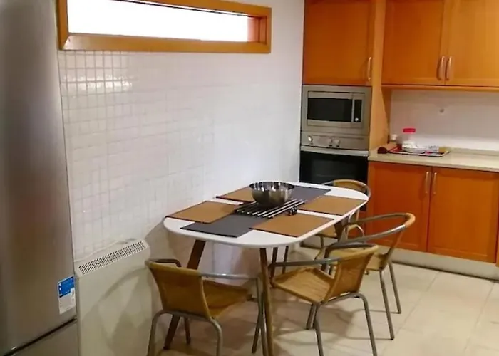 Дом отдыха Lisbon South Bank Charming Pool Duplex & Garden Bbk