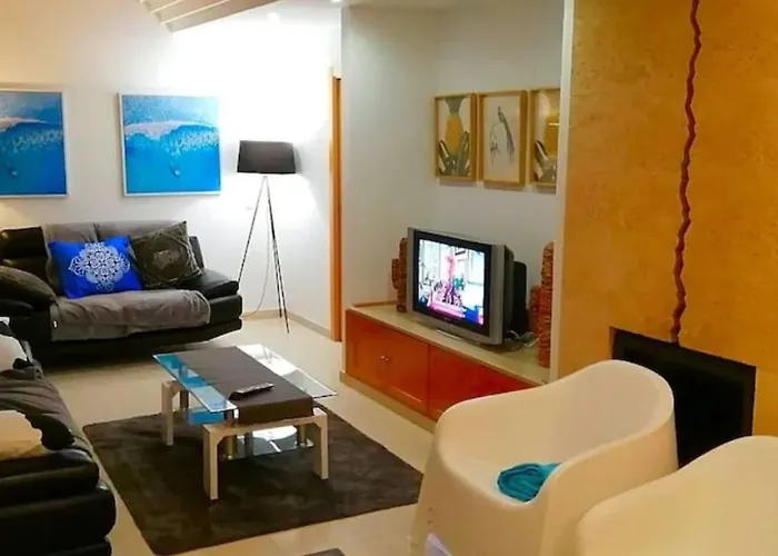 Lisbon South Bank Charming Pool Duplex & Garden Bbk Дом отдыха