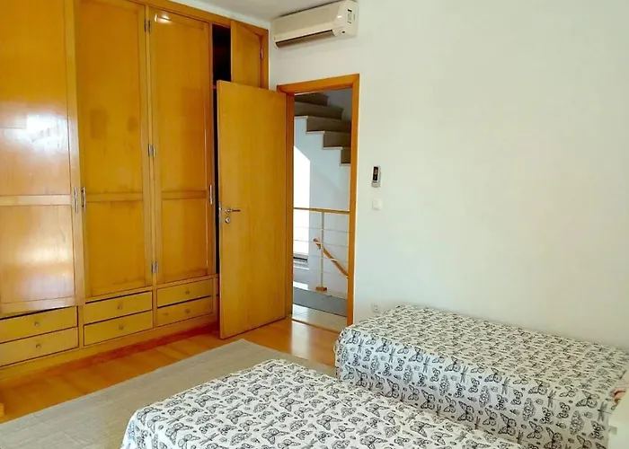 Lisbon South Bank Charming Pool Duplex & Garden Bbk Дом отдыха Сесимбра