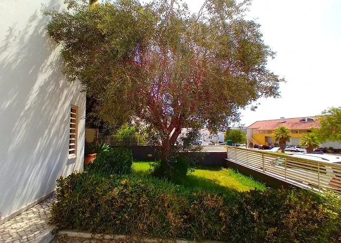 Lisbon South Bank Charming Pool Duplex & Garden Bbk