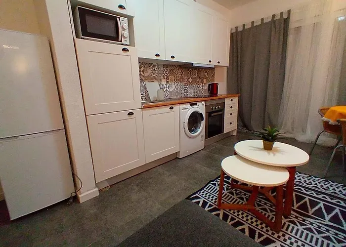 Lisbon South Bank Charming Pool Duplex & Garden Bbk *