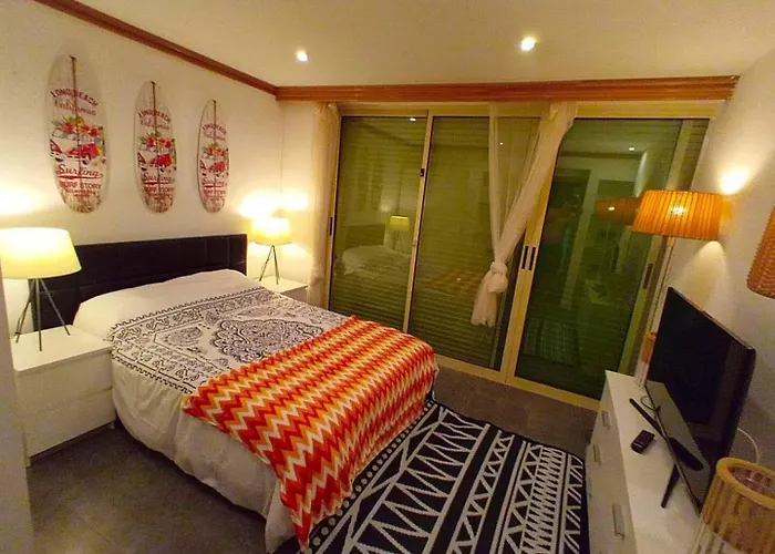 Дом отдыха Lisbon South Bank Charming Pool Duplex & Garden Bbk