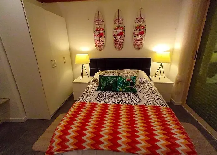 Дом отдыха Lisbon South Bank Charming Pool Duplex & Garden Bbk Сесимбра