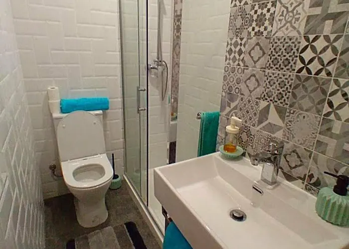 Дом отдыха Lisbon South Bank Charming Pool Duplex & Garden Bbk *